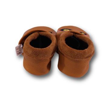 Krabbelschuhe roter Trecker mit Anhänger